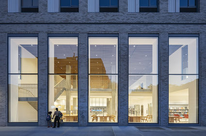 2422_02_4-425-xxx_q80